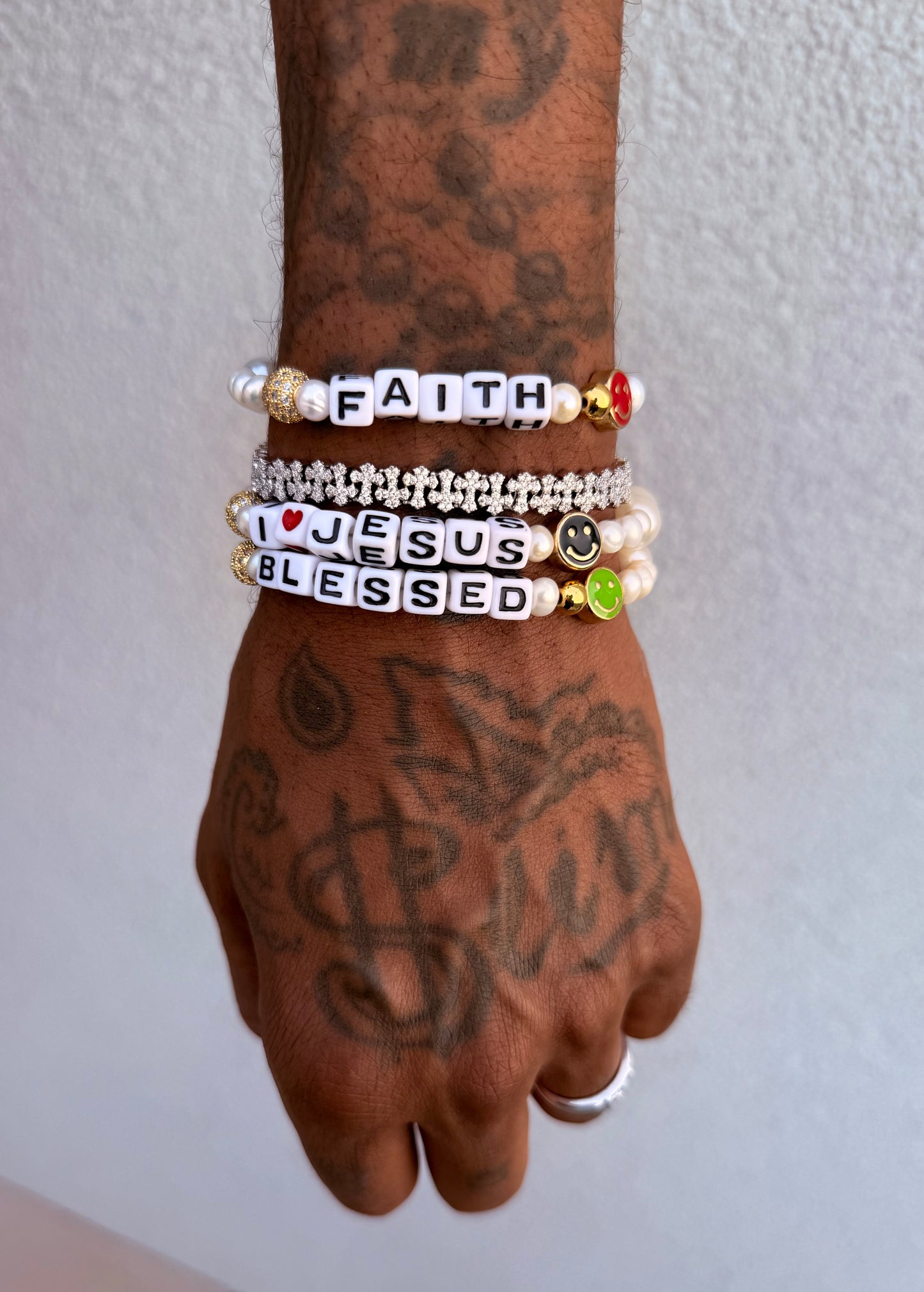 Broadcast bracelet