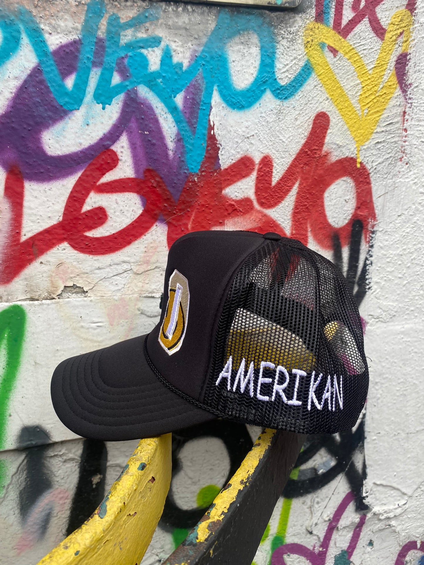 AO Smiley truck Black