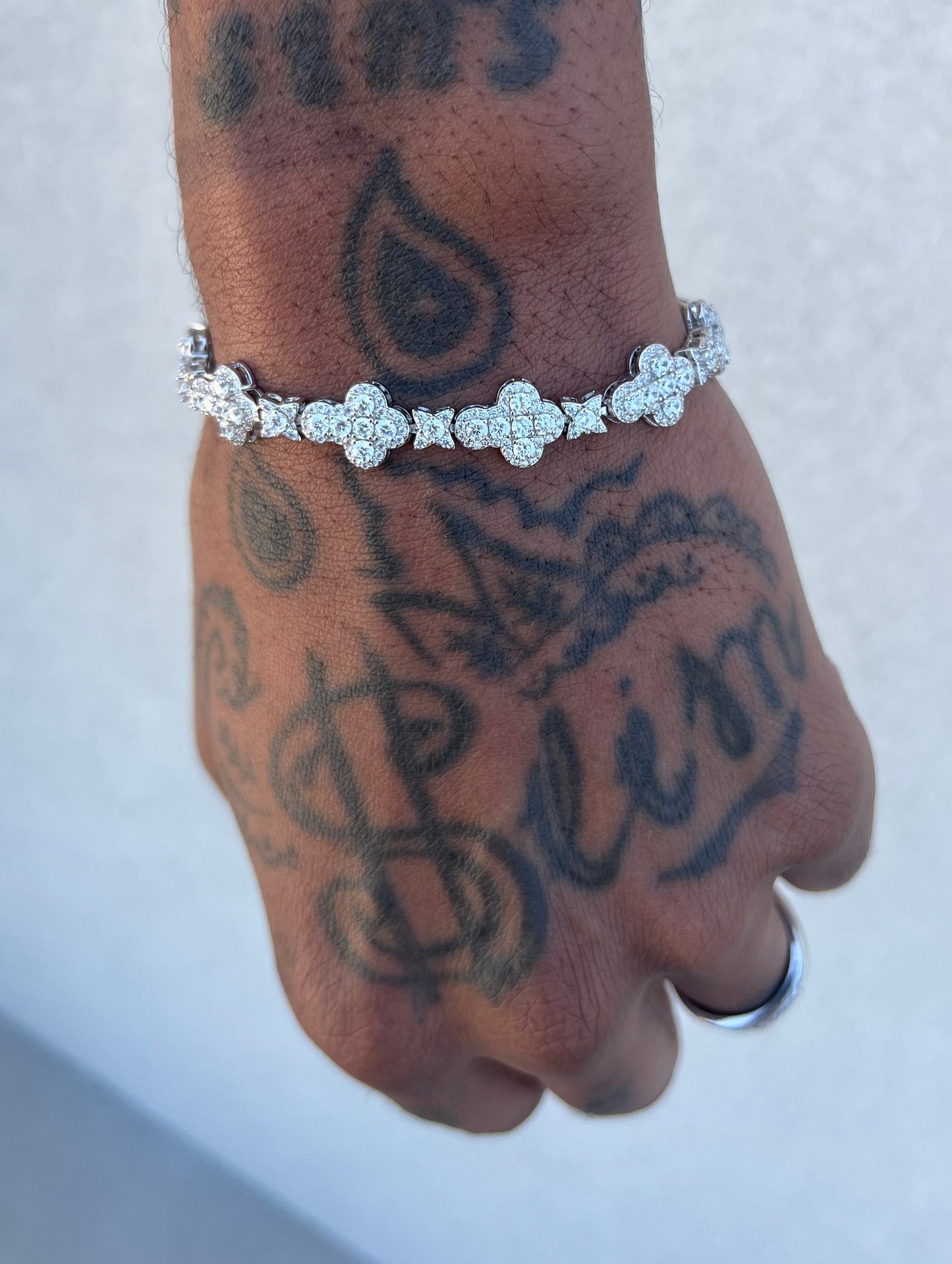 Faithful bracelet