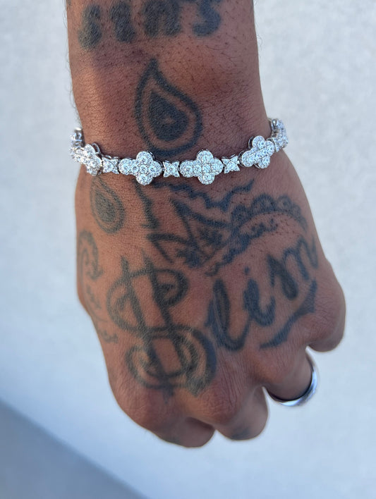 Faithful bracelet