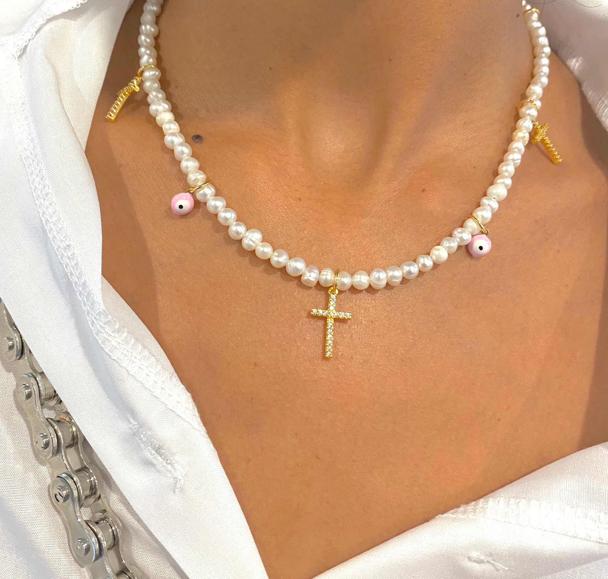 Fear no Evil choker pink